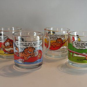 Set of 4 1978 United Features McDonald's Garfield Mugs